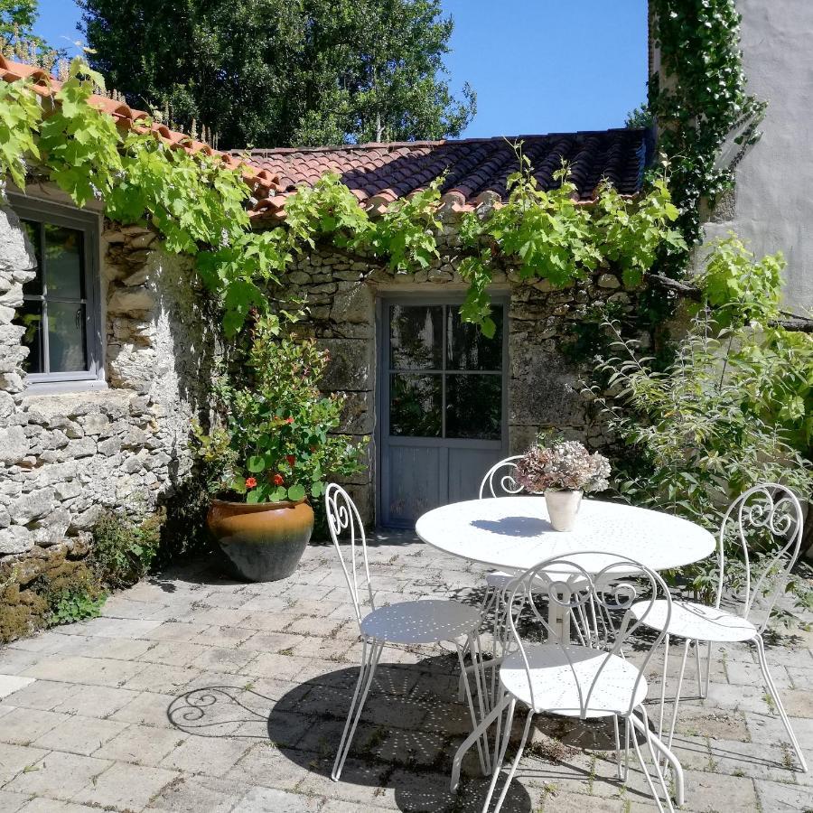 Bed and Breakfast Au Logis De La Mongie Soullans Exterior foto