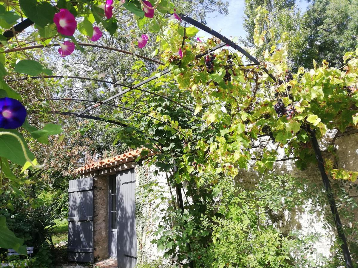 Bed and Breakfast Au Logis De La Mongie Soullans Exterior foto