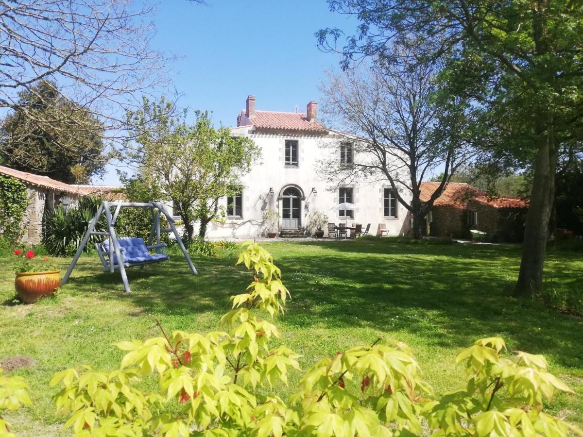 Bed and Breakfast Au Logis De La Mongie Soullans Exterior foto